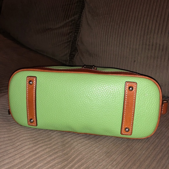 *SOLD* Dooney and Bourke Zip Zip Satchel - Picture 3 of 5